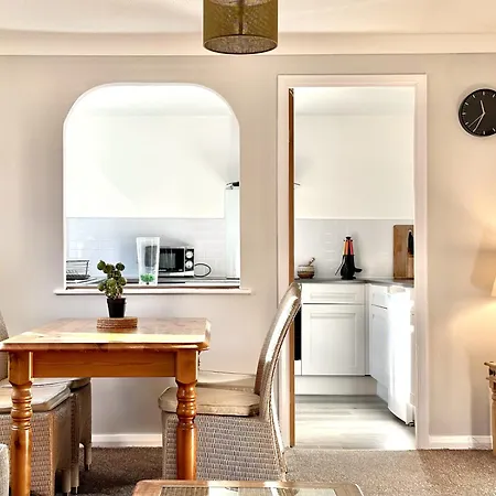 Apartment Fewster With Free Parking