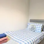 Fewster With Free Parking Apartment York