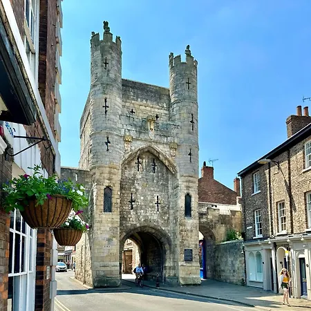 公寓 Fewster With Free Parking *