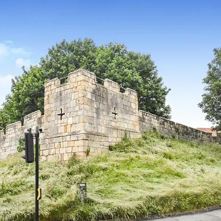 Fewster With Free Parking Apartmán York